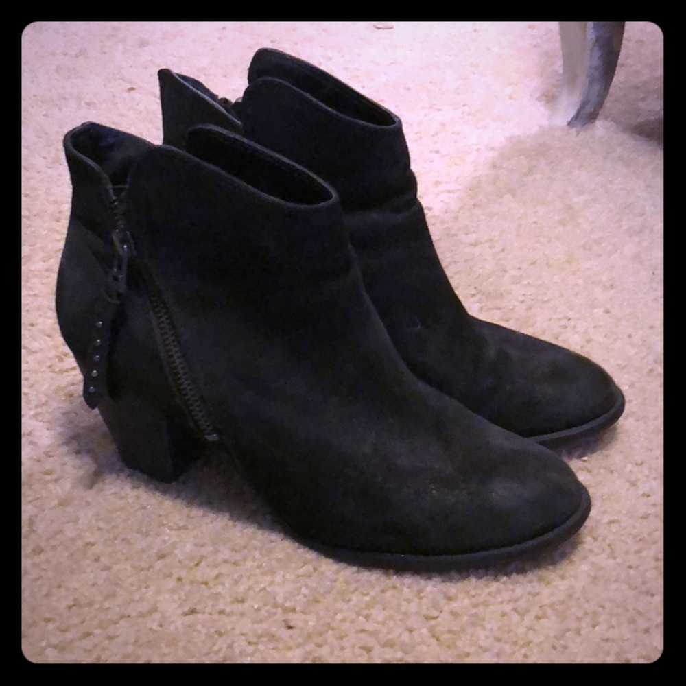 Black Steve Madden booties